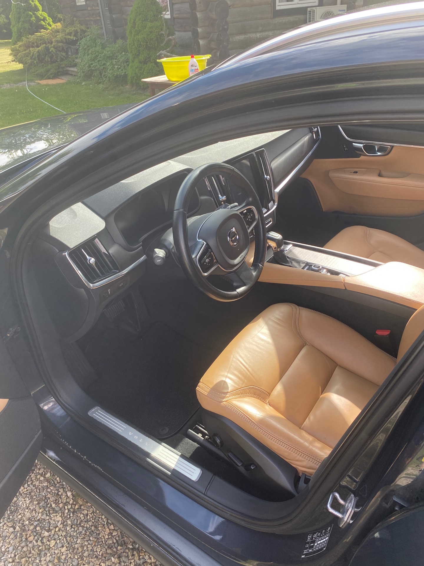 Auto sisemus enne ja pärast pesu