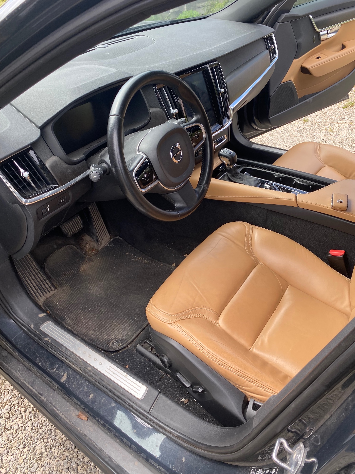 Auto sisemus enne ja pärast pesu